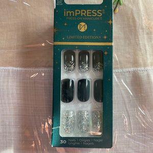 Impress Press On Manicure: Black & Silver - Limited edition Wishlist